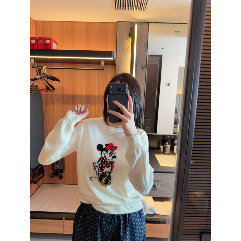 【张静芝】韩国新品~重工提花可爱蝴蝶结卡通洋气修身圆领毛衣