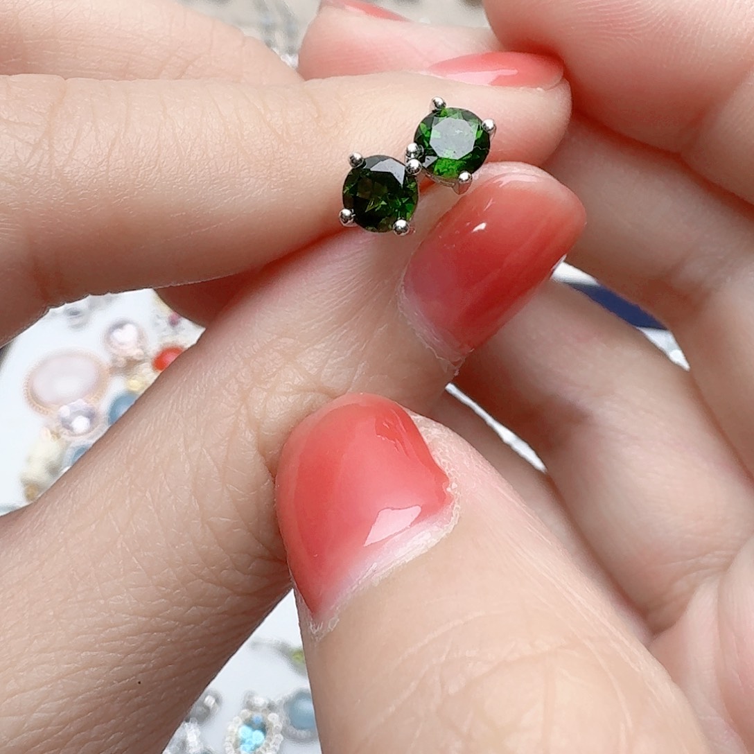 透辉石耳钉银S925镶嵌