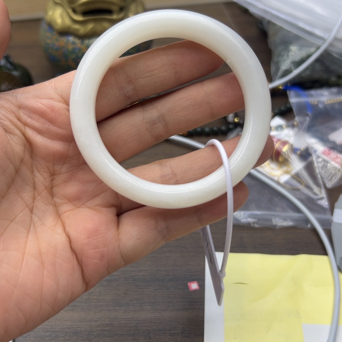 和田玉未镶嵌手镯57圈围647裂