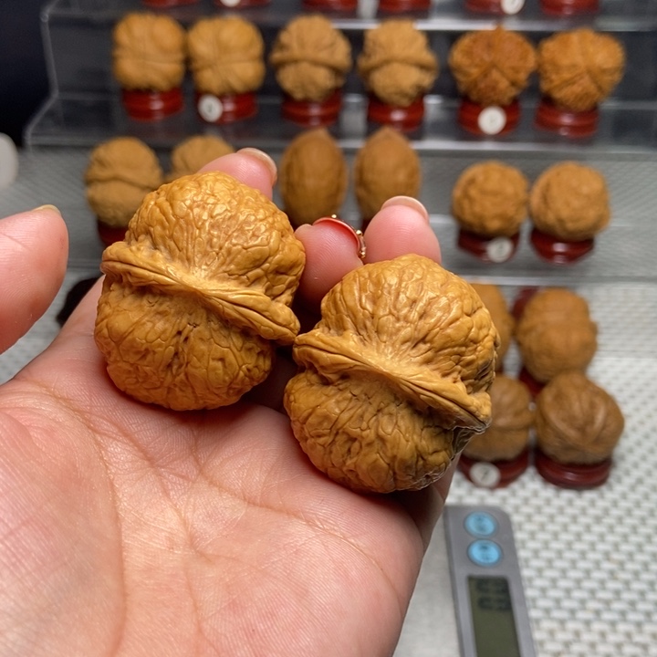 文玩核桃把件战神元宝8