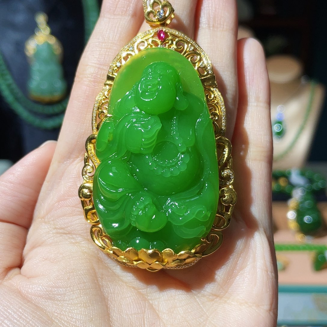 一***你和田玉（碧玉）18K金镶嵌颈饰