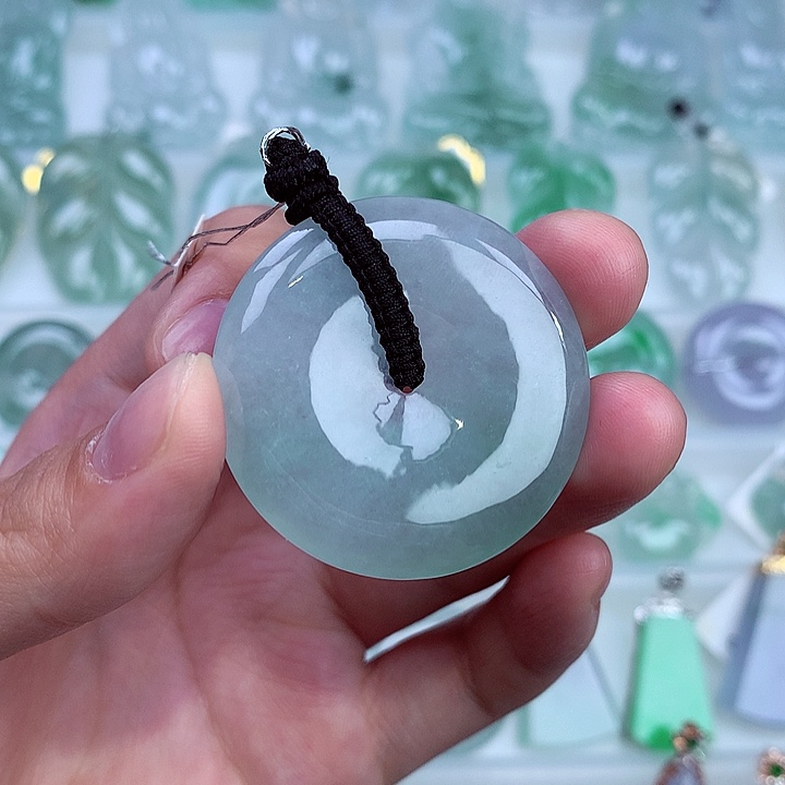 翡翠未镶嵌颈饰A货翡翠