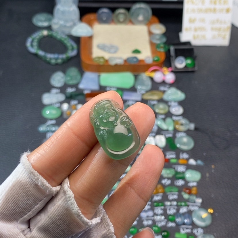 【闪购商品】翡翠挂件未镶嵌财