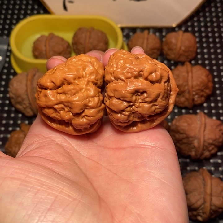 文玩核桃把件四开小掐腰超大腿