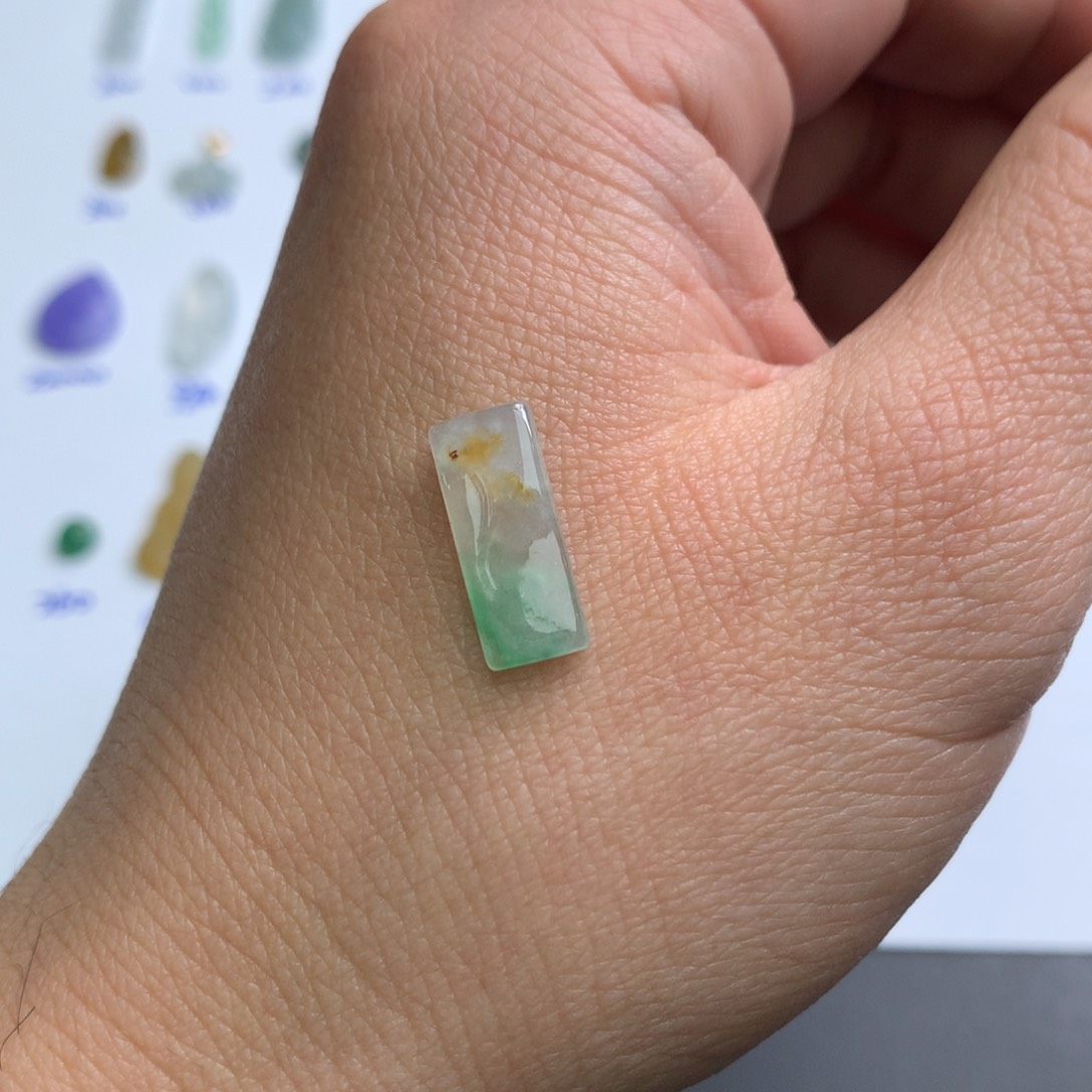 翡翠颈饰未镶嵌天然翡翠Ａ货