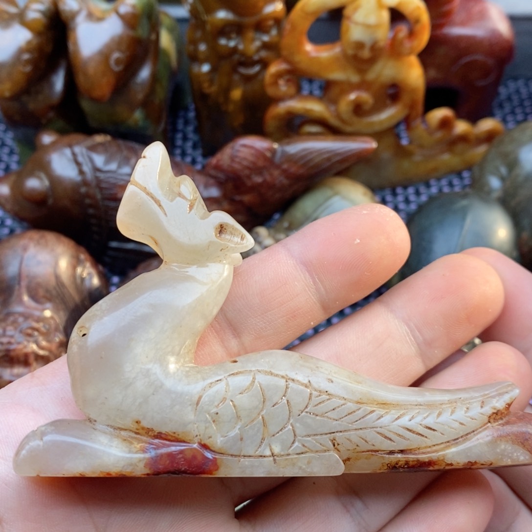 蛇纹石玉颈饰未镶嵌