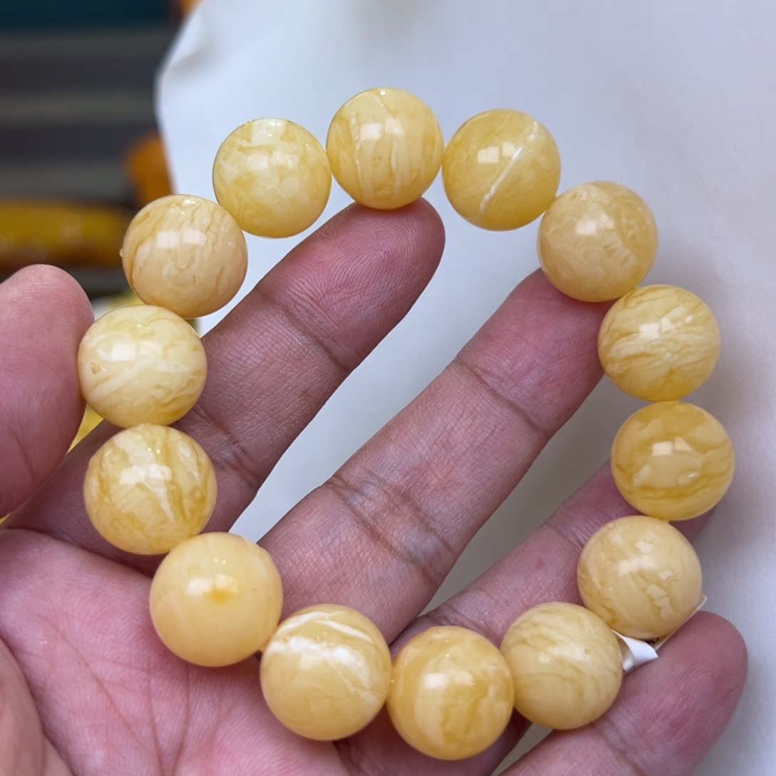 蜜蜡未镶嵌珠宝奇石15加28.38克