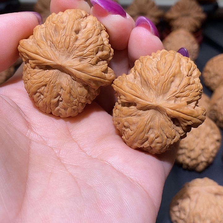 把件文玩核桃38野生麒麟枕