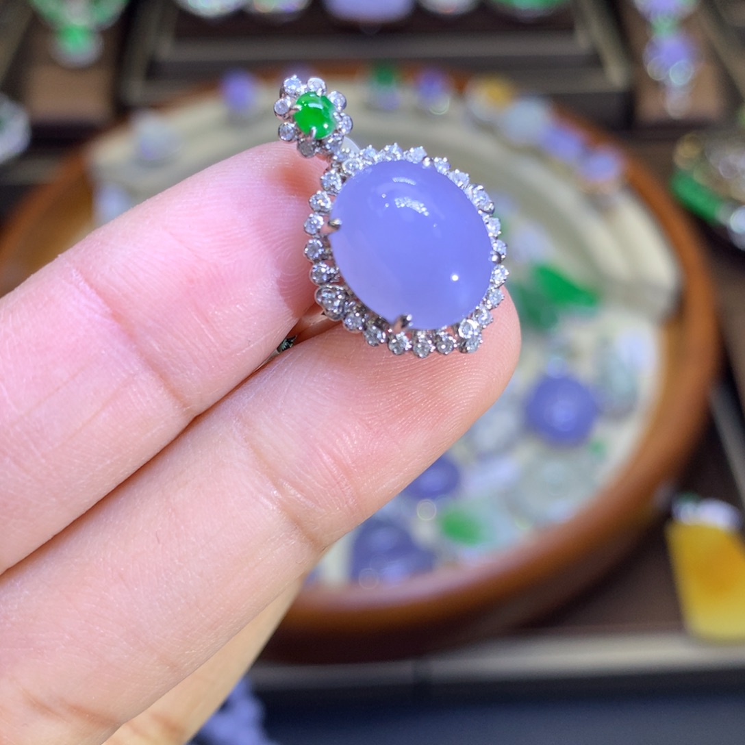 翡翠颈饰18K金镶嵌翡翠