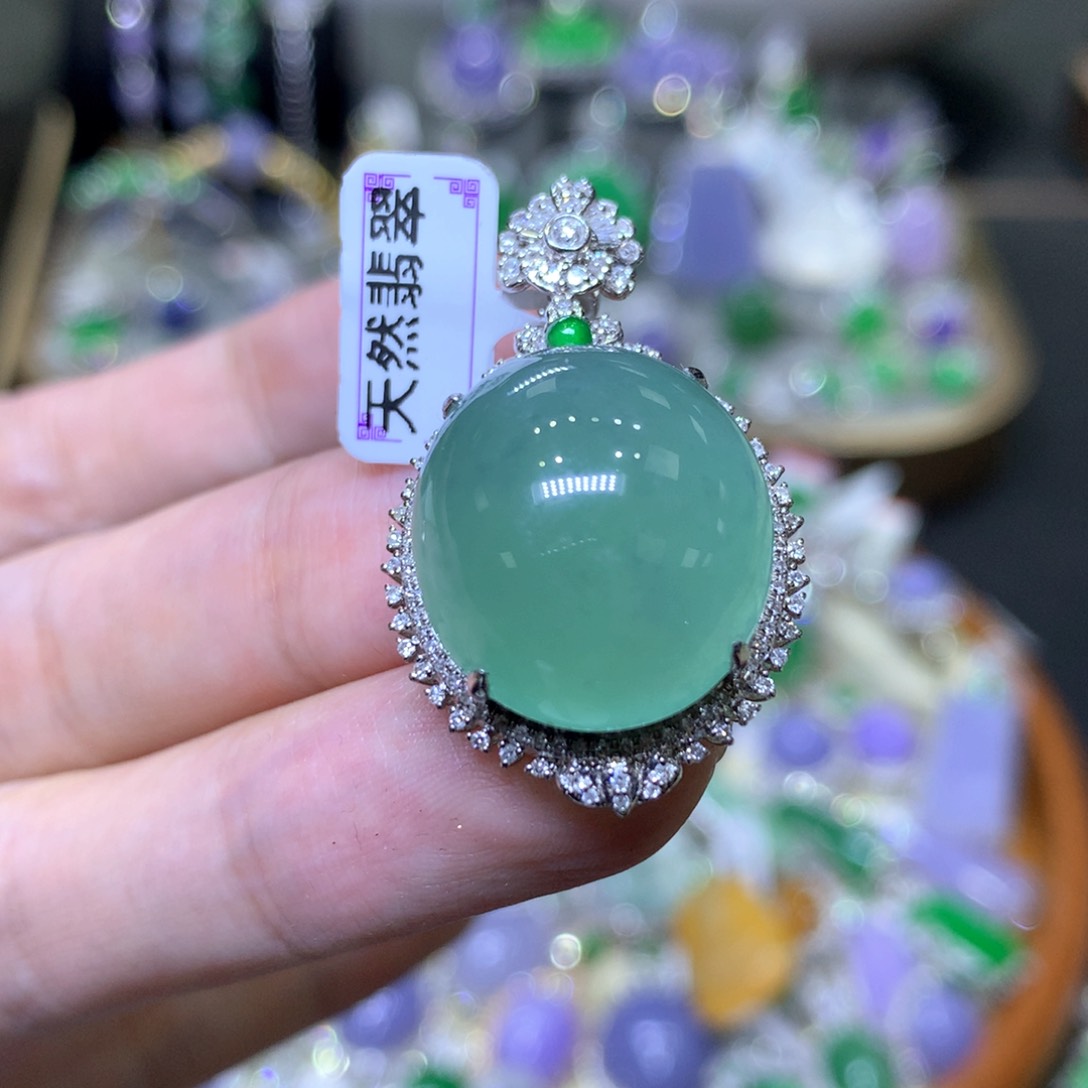 【闪购商品】翡翠颈饰18K金镶嵌翡翠吊坠项链