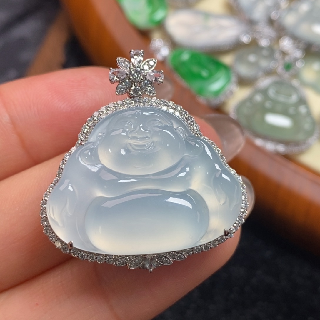 翡翠吊坠(赠链)18K金镶嵌