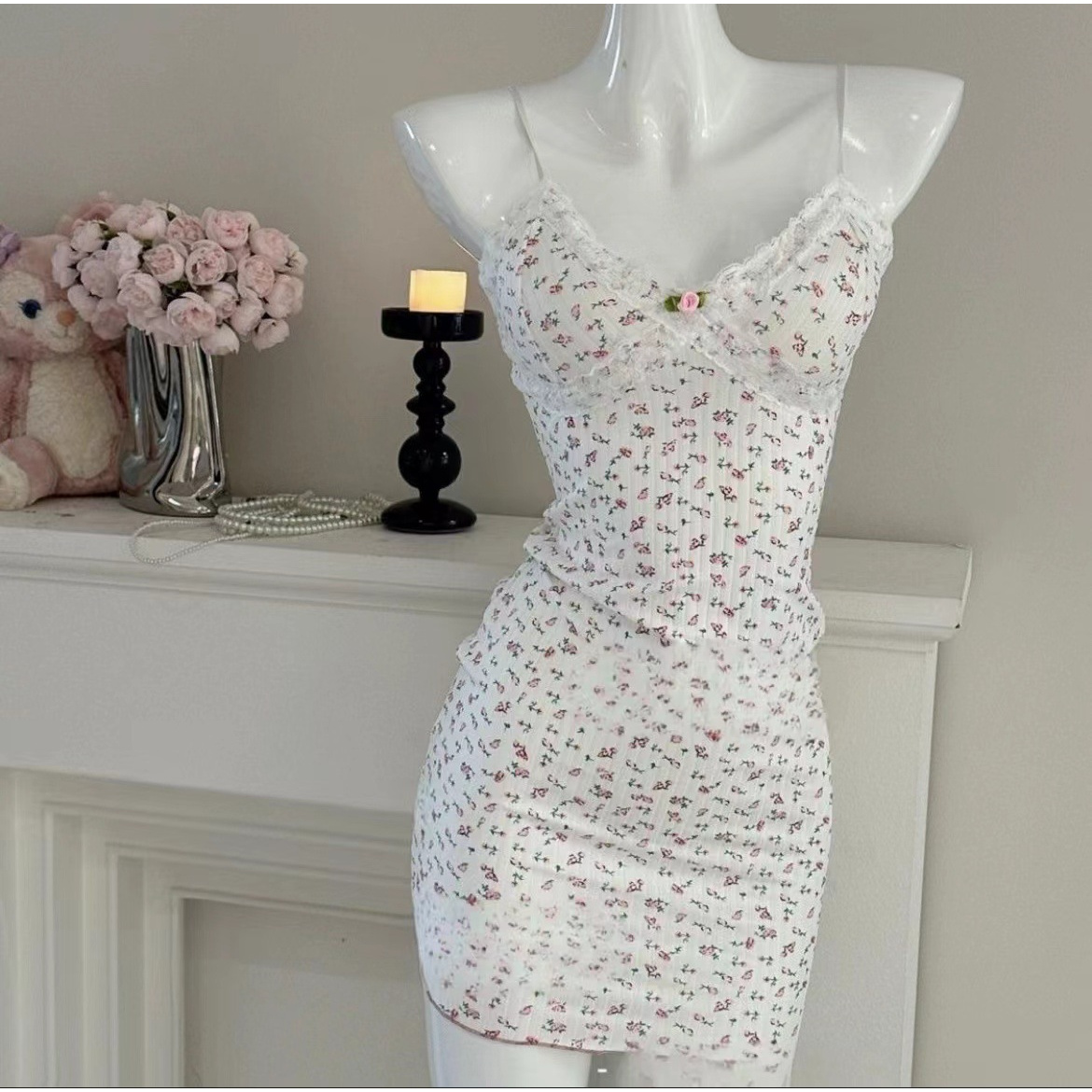 女纯欲风碎花吊带睡裙性感玫瑰连体衣法式青年薄款无袖聚酯纤维牛