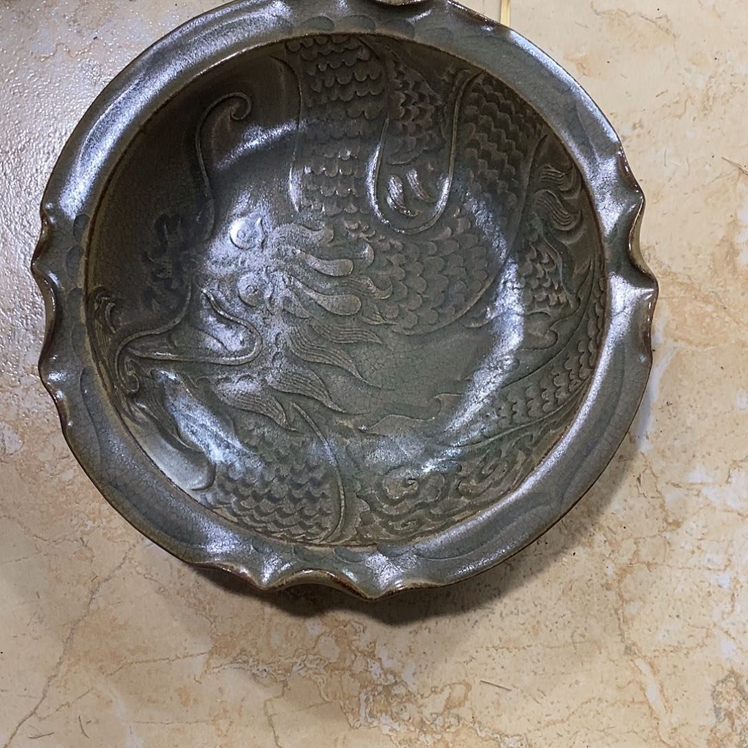 瓷片耀州窑的一个大盘子