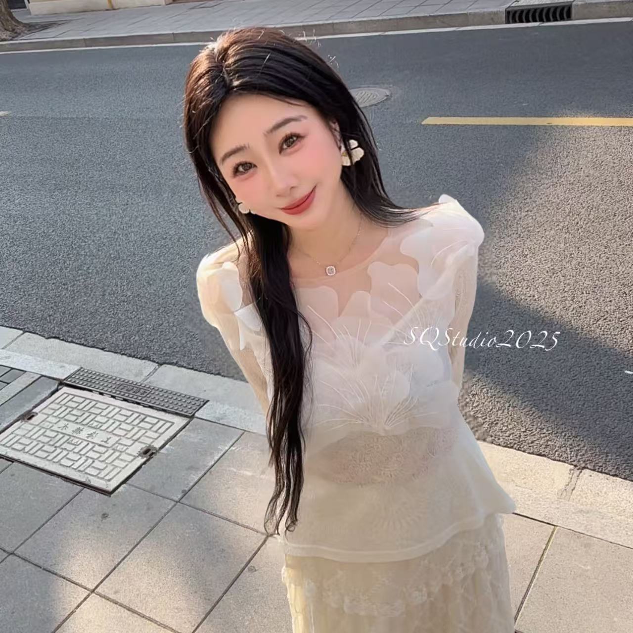 【白玉兰上衣】长袖白色显瘦设计感女士花瓣上衣蕾丝--K465