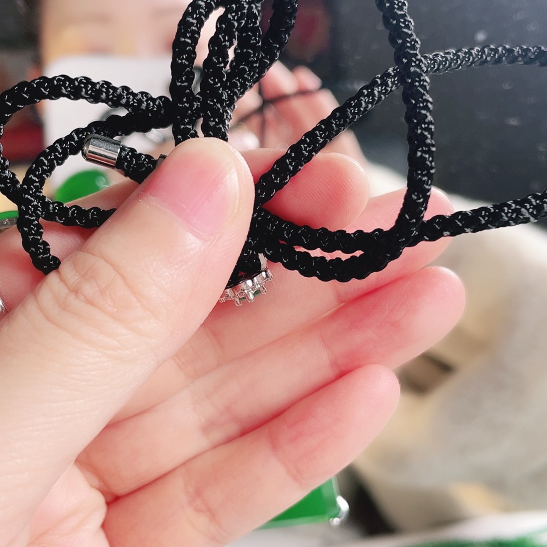 V***I玛瑙/玉髓合金颈饰