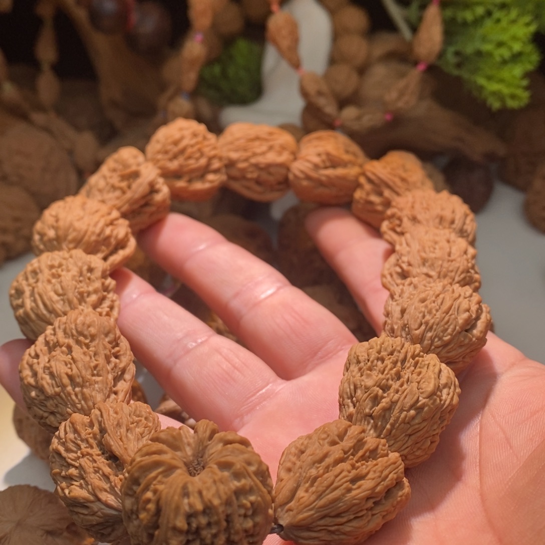 文玩核桃吊坠南将石一根筋手持27