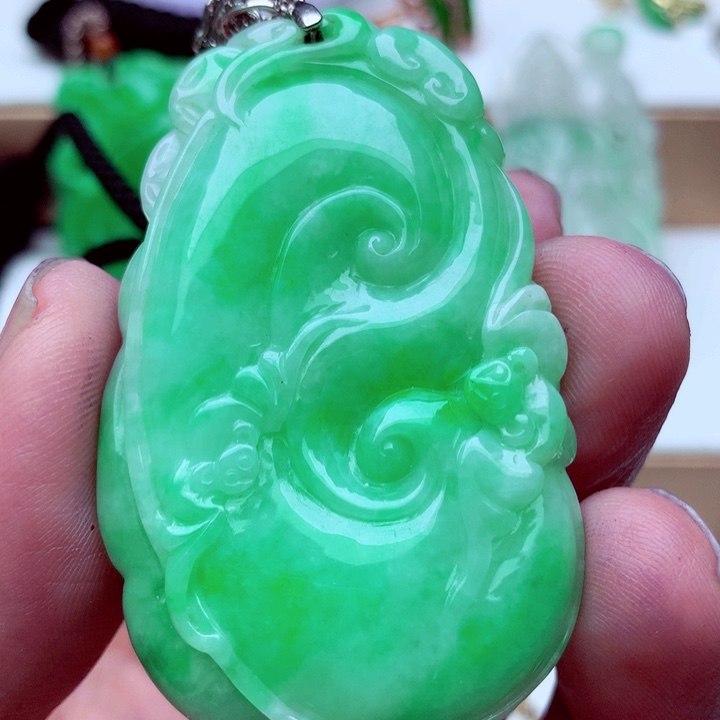 吊坠(不含链)未镶嵌翡翠