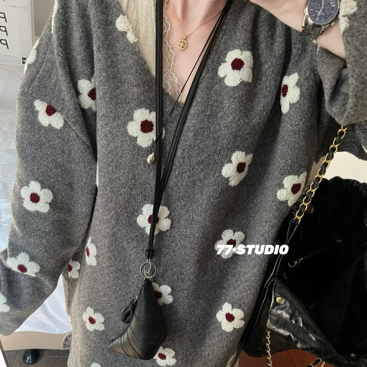 圆领保暖极简风长袖印花厚款毛衣百搭宽松开衫