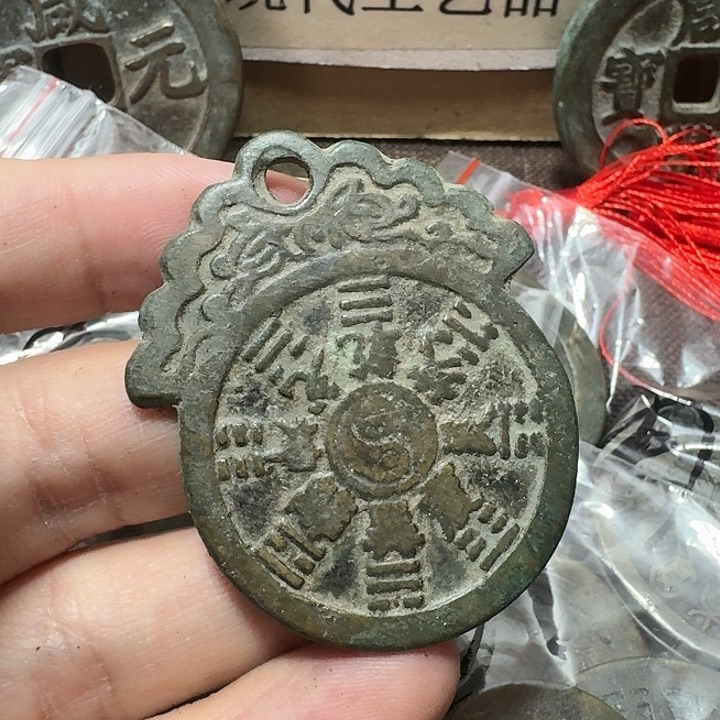 正***手铜现代工艺品花钱