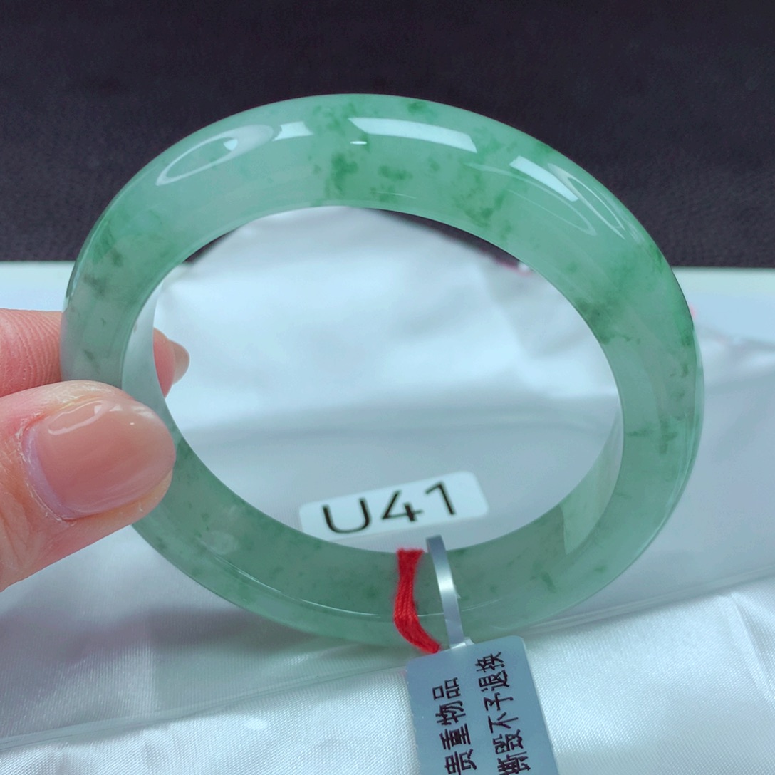 翡翠手镯未镶嵌手镯88