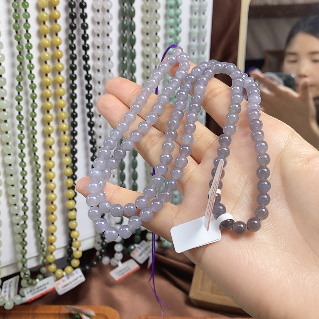 和田玉颈饰未镶嵌花**鸡