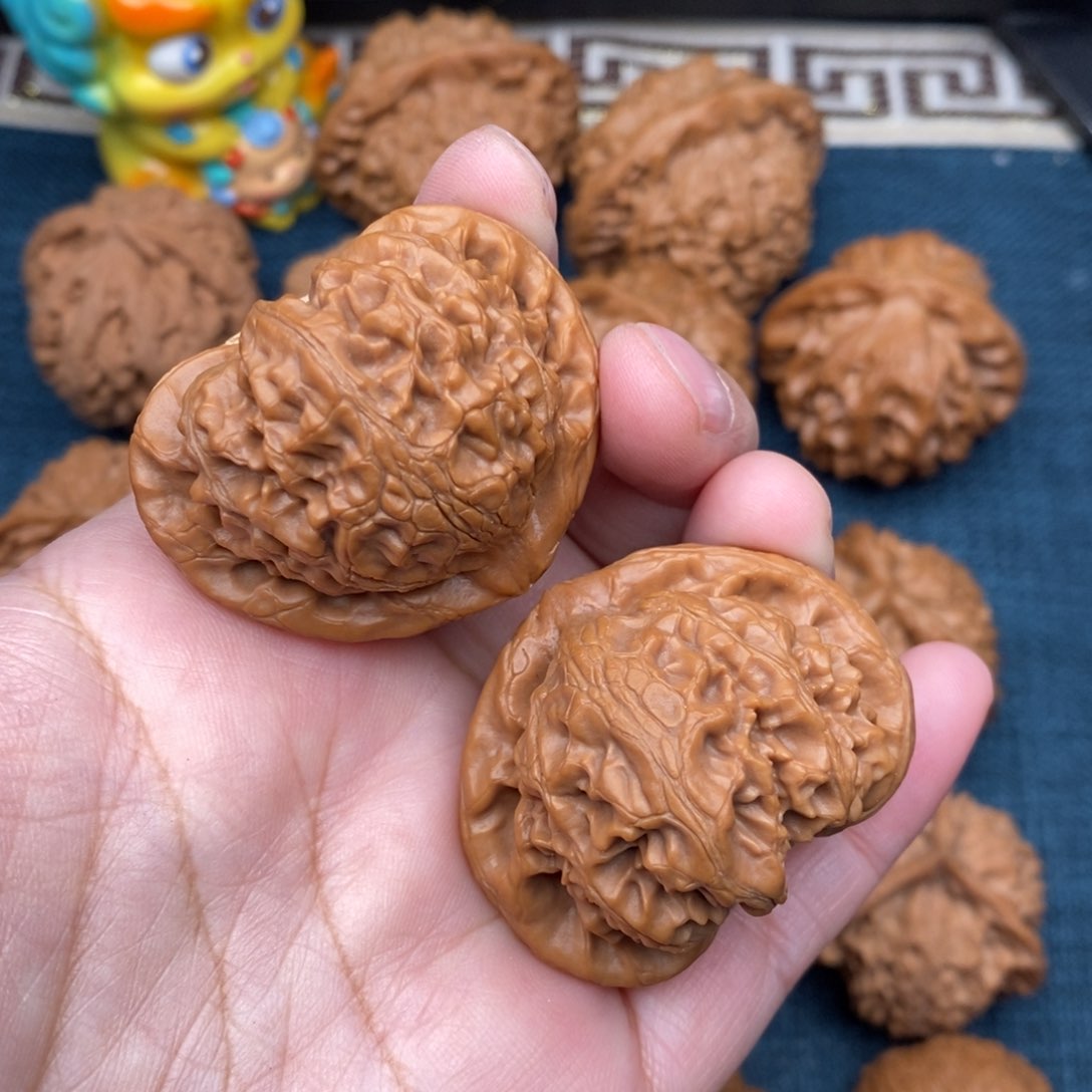 文玩核桃把件42.8精品桃心宫灯全品