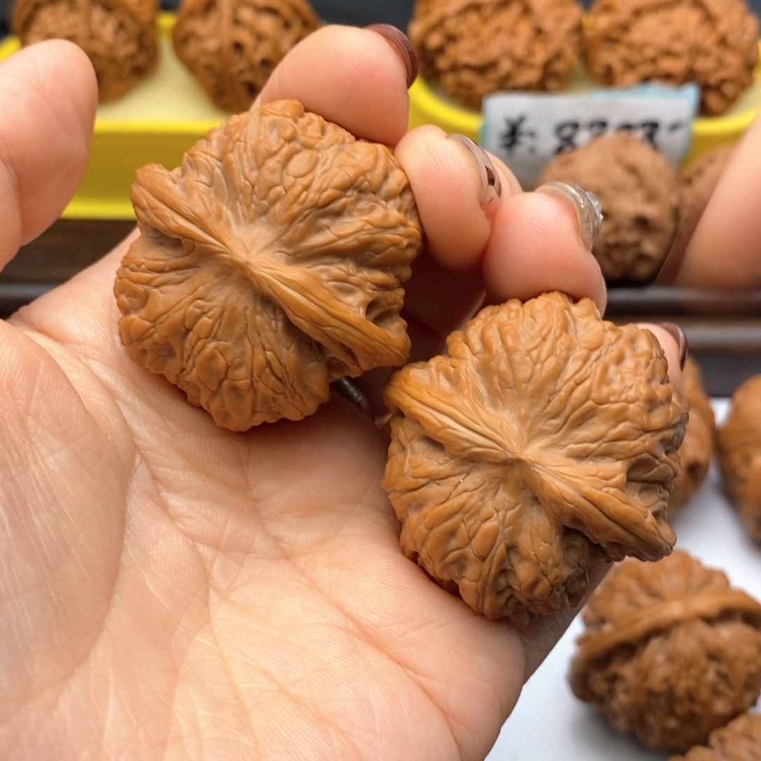 文玩核桃把件39尺精品血麒麟