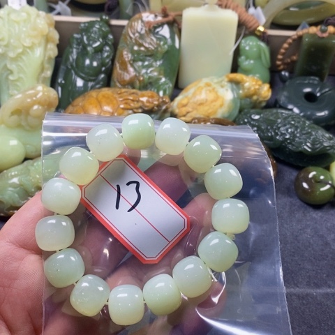 未镶嵌蛇纹石玉手链