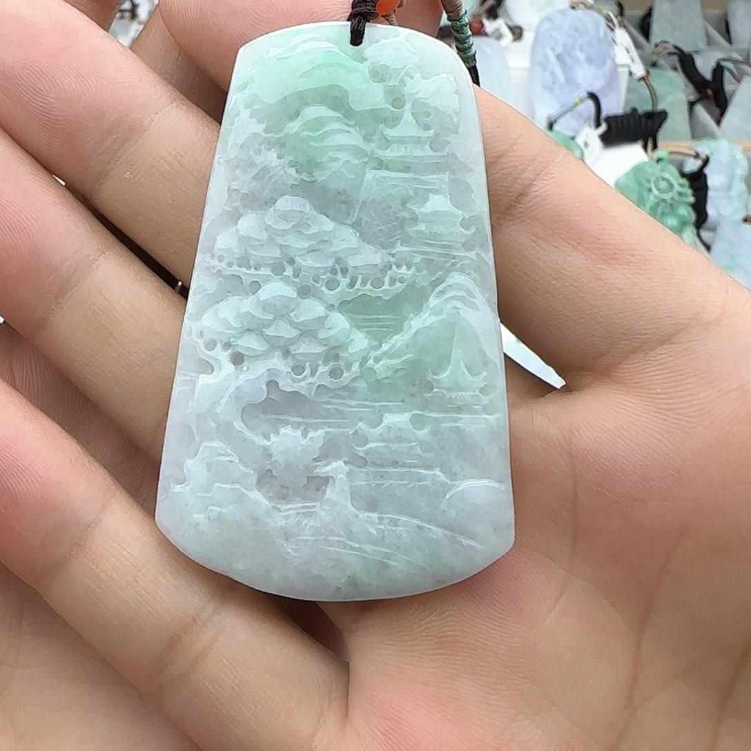 翡翠颈饰未镶嵌翡翠