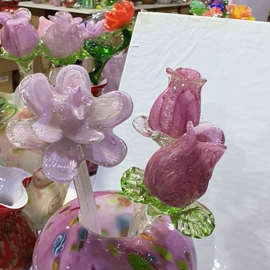 琉璃花瓶高45厘米宽9厘米