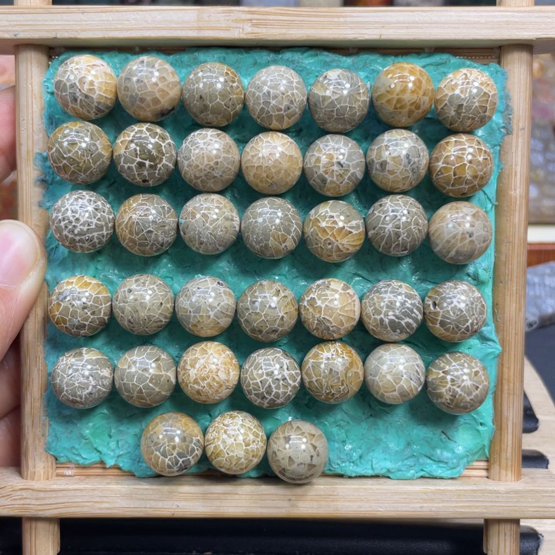 *****硅化玉未镶嵌颈饰k8