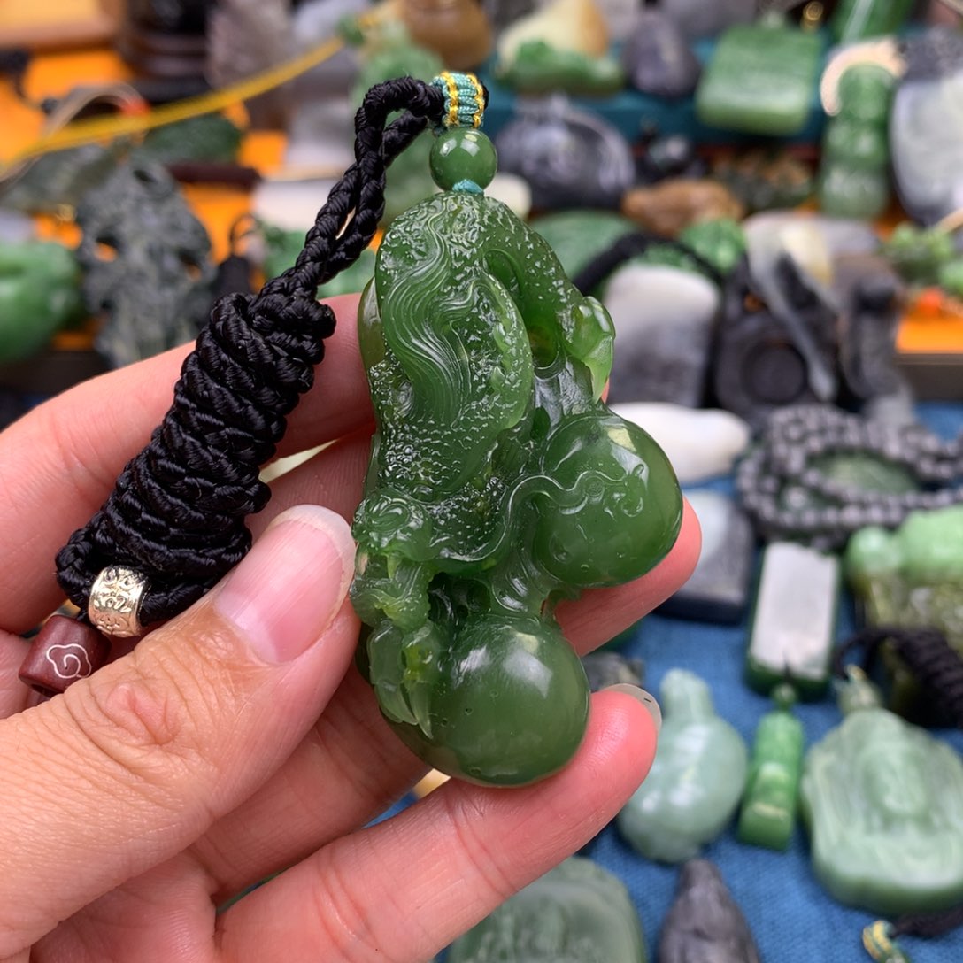 和田玉颈饰未镶嵌平