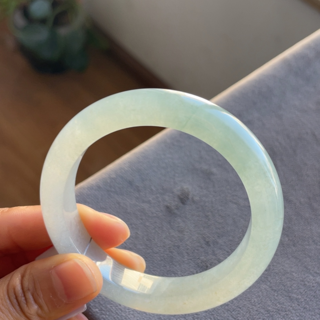 翡翠未镶嵌手镯冰透