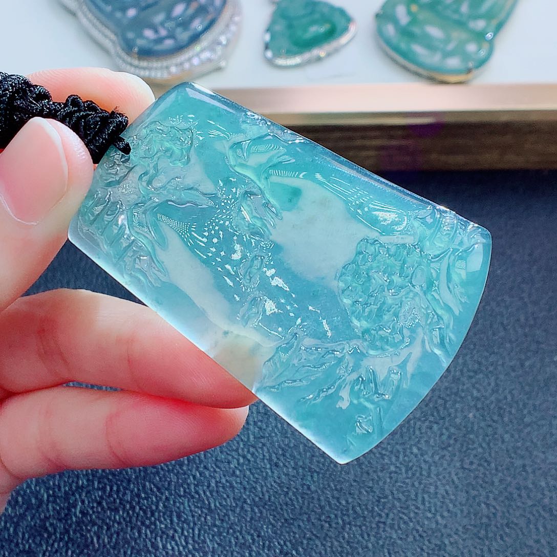 翡翠颈饰未镶嵌翡翠