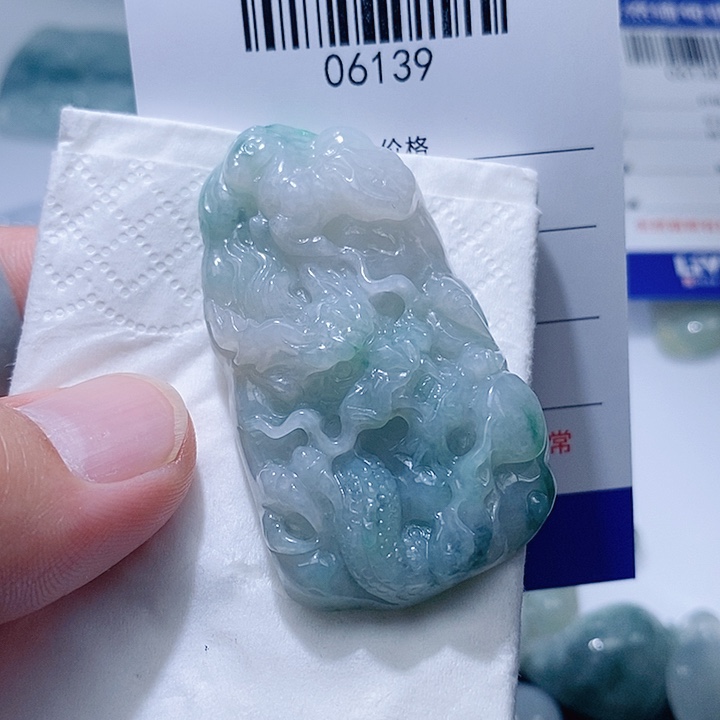 翡翠未镶嵌颈饰天光墟翡翠市场现金代购