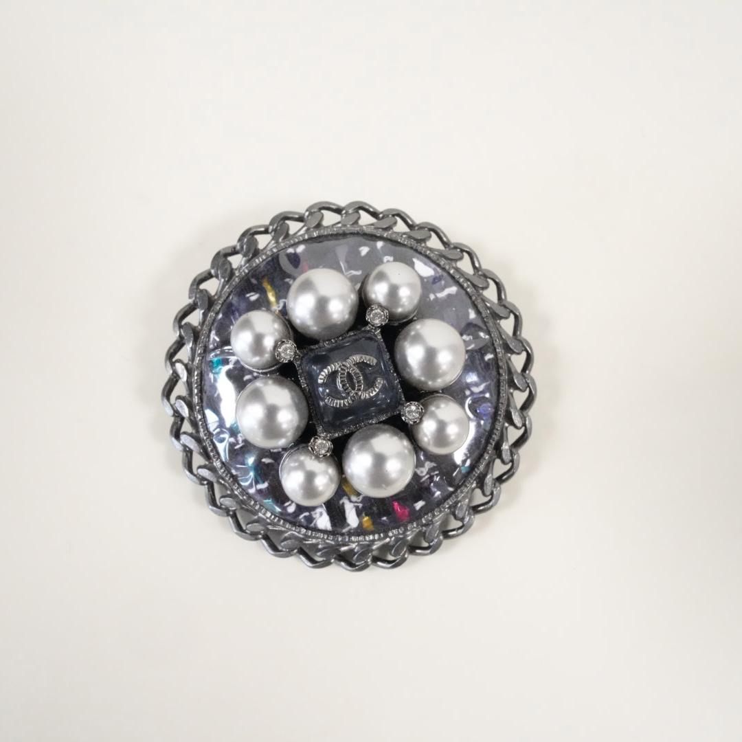 95新 Chanel/香奈儿 Chanel灰珠枪色花朵圆形胸针珠珠