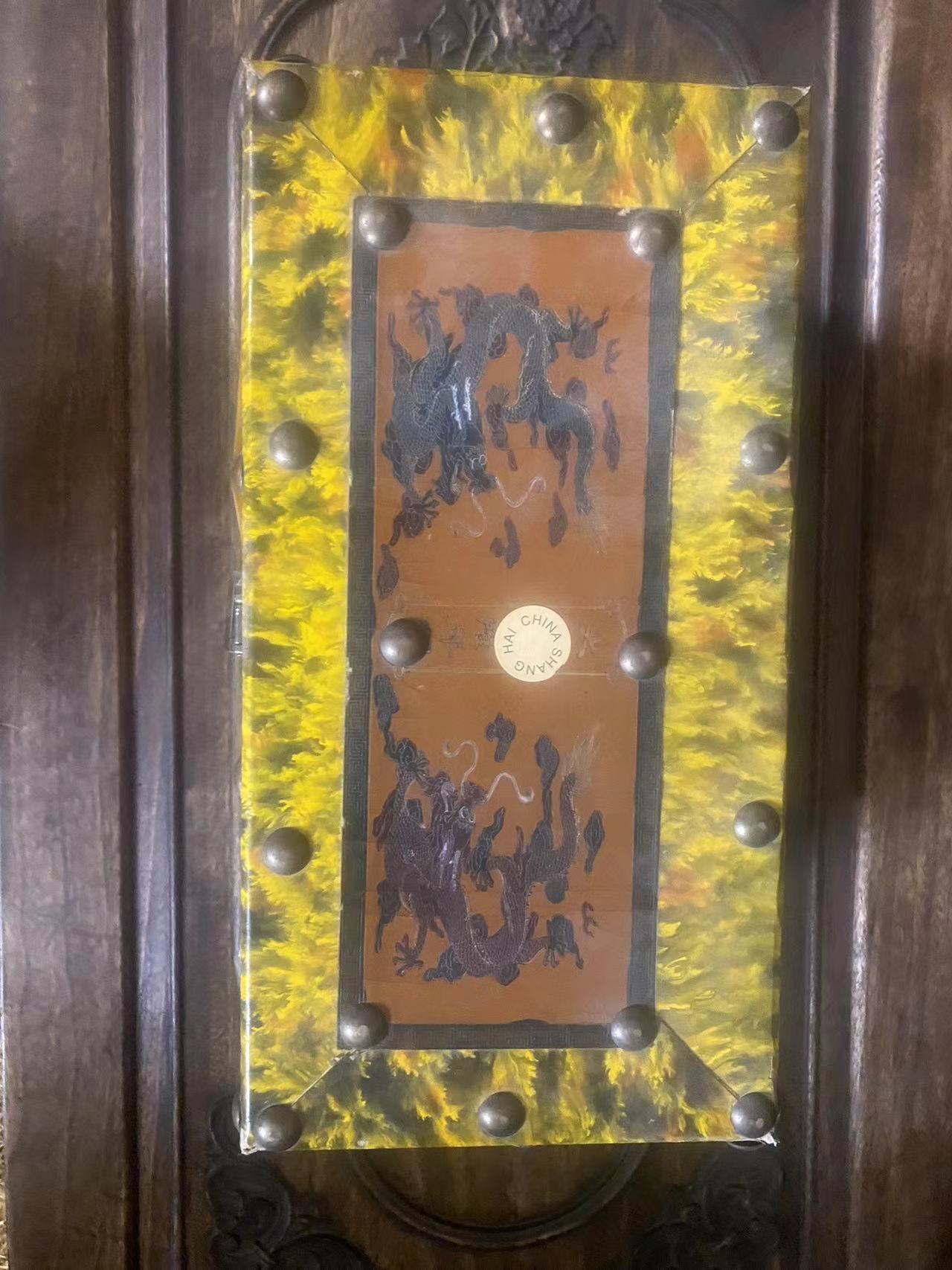 铆钉瓷瓶摆件一件《日月旧戊臻选阁》