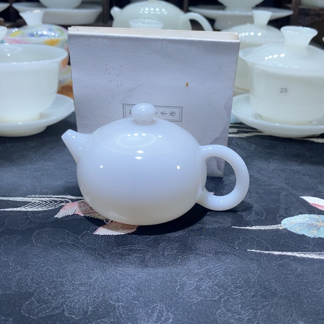 我想和她好好聊聊呢呵呵哒嘻嘻