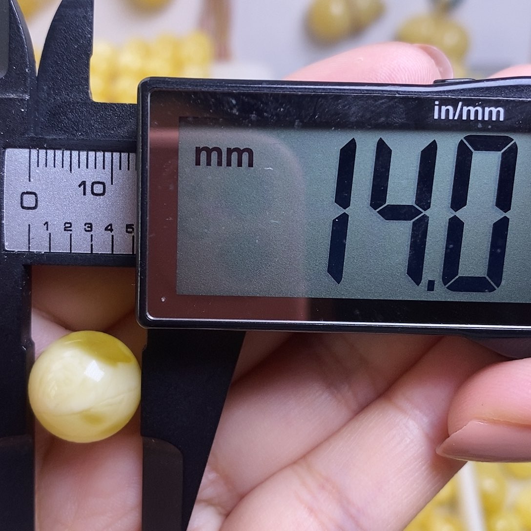 裸石琥珀未镶嵌蜜蜡圆珠