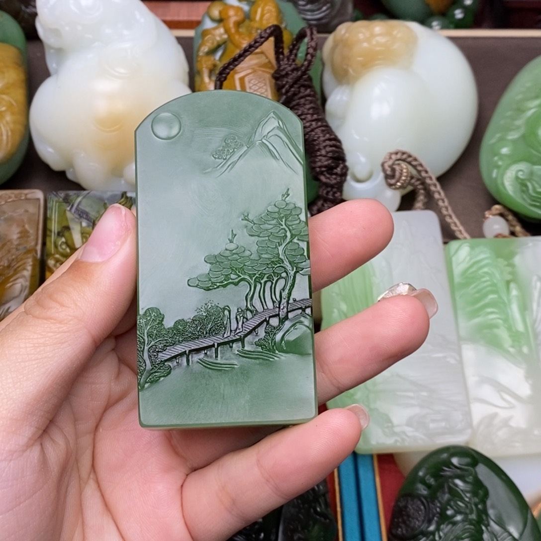 和田玉颈饰未镶嵌叶*