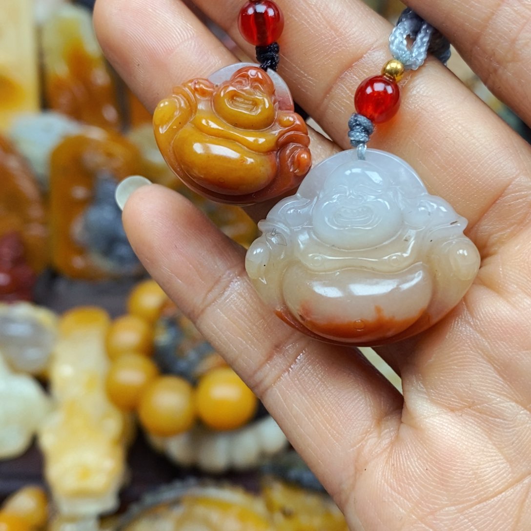 石英质玉（黄龙玉）颈饰未镶嵌