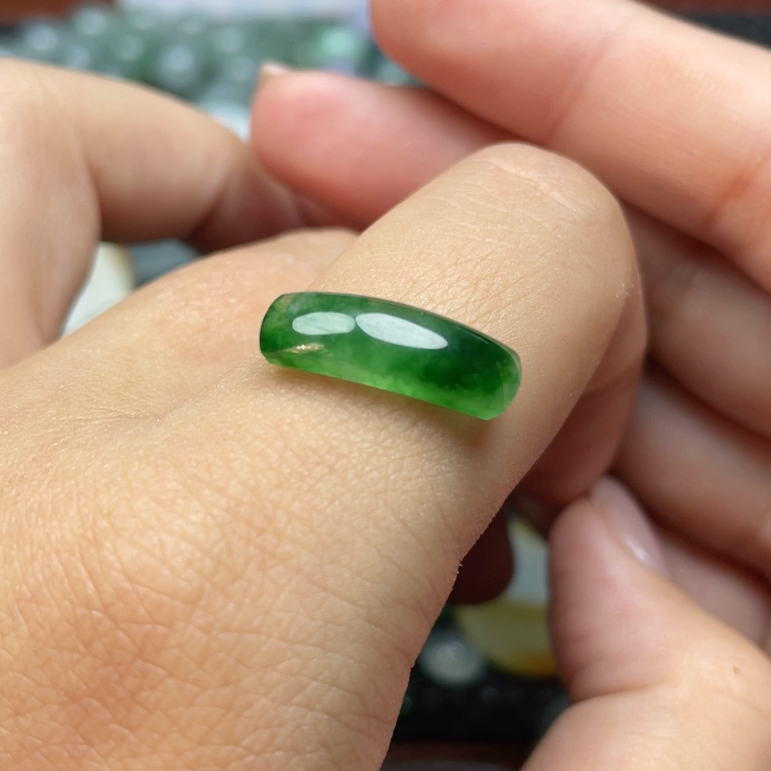 未镶嵌挂件翡翠  翡翠