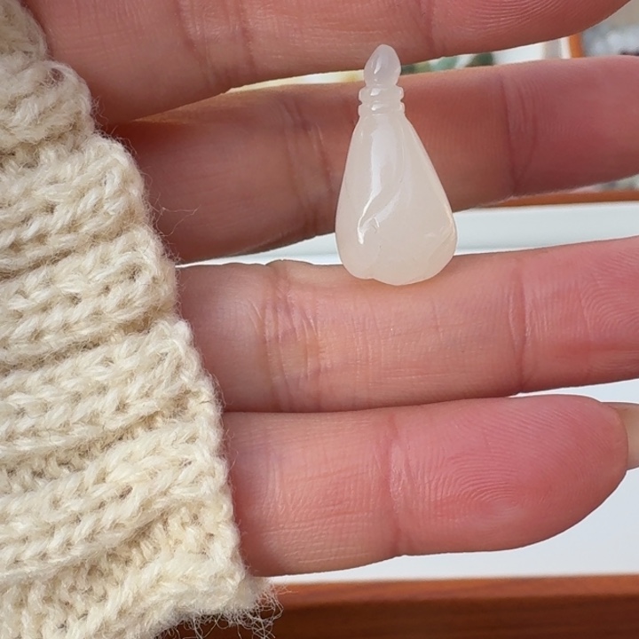 和田玉未镶嵌颈饰高二