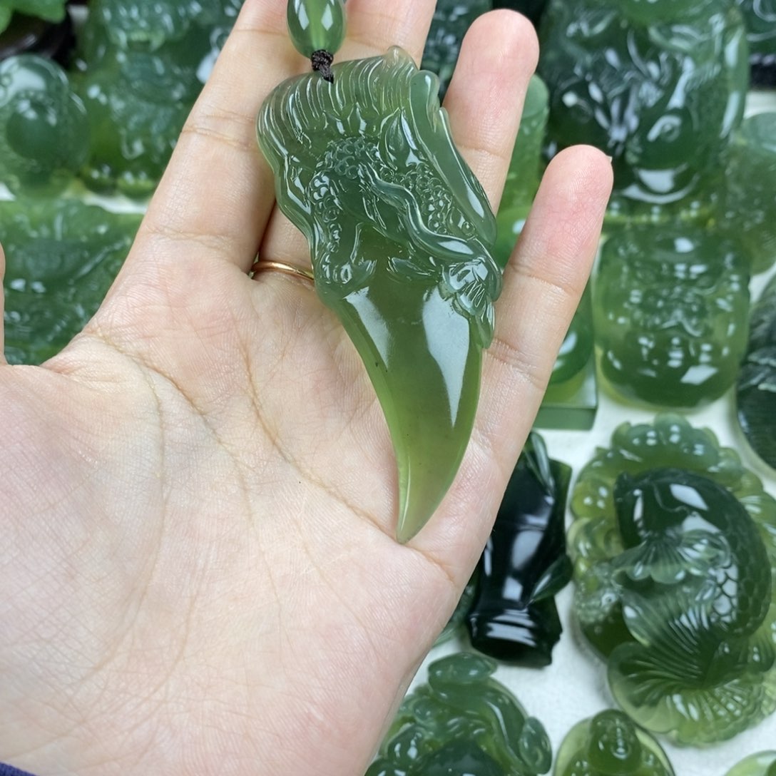 岫玉挂件未镶嵌八*佛挂件