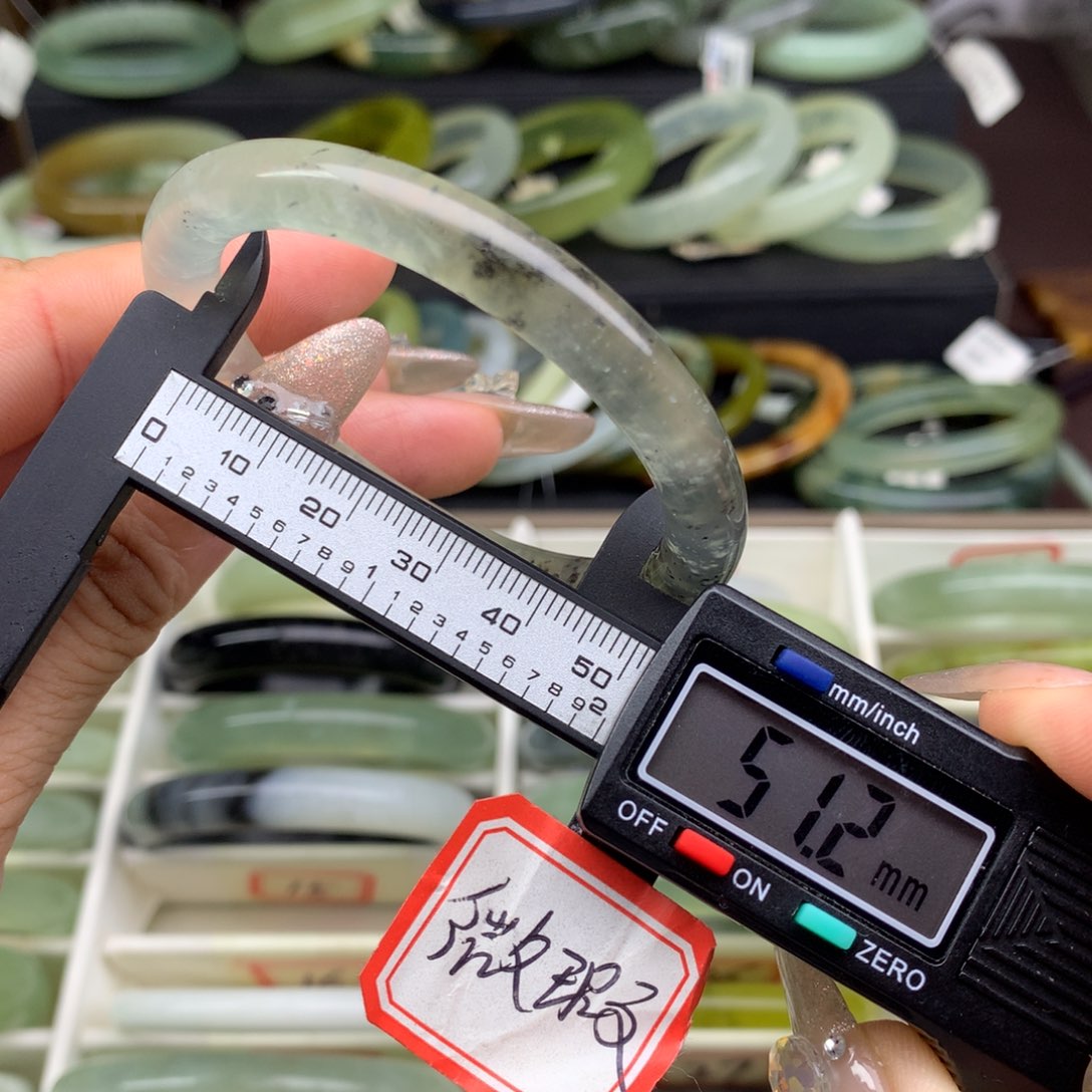 未镶嵌蛇纹石玉手镯15
