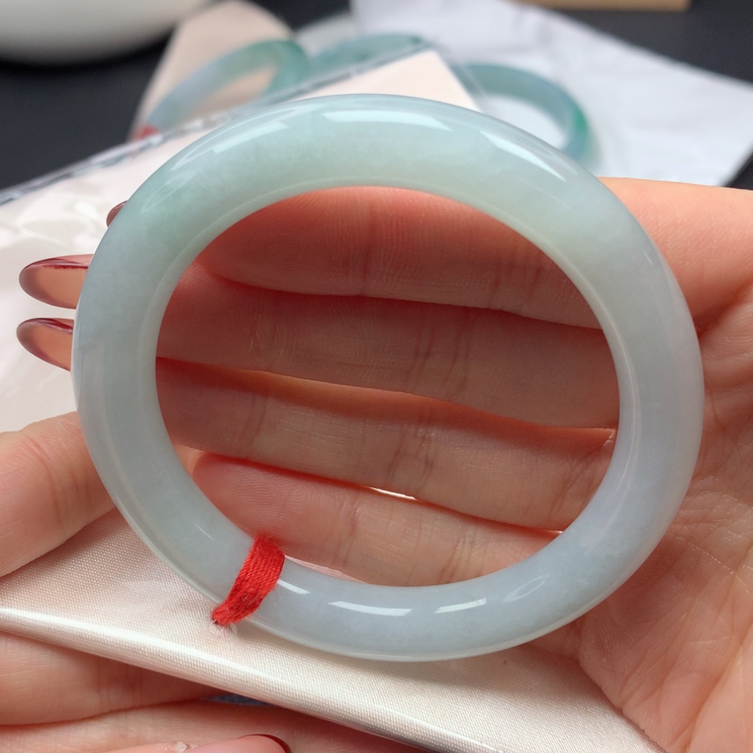 翡翠手镯（圆镯）未镶嵌?****杨55圆条