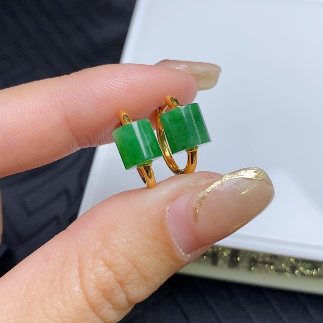 一***子翡翠18K金镶嵌耳饰小桶珠耳扣