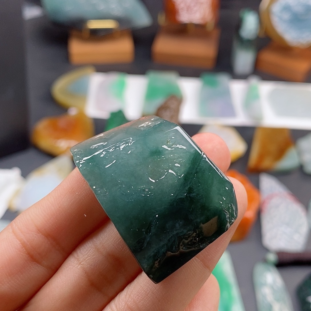 翡翠未镶嵌颈饰翡翠