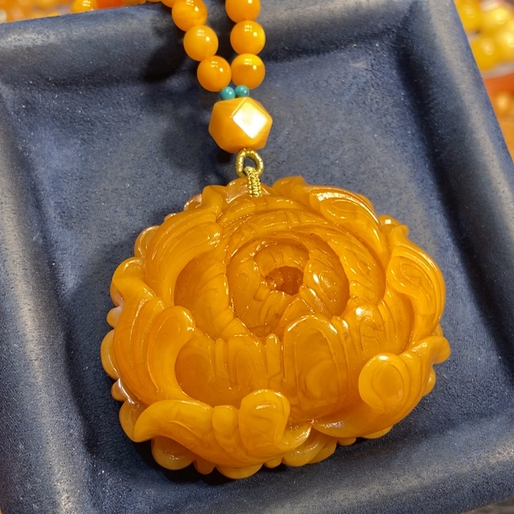 琥珀颈饰未镶嵌蜜蜡