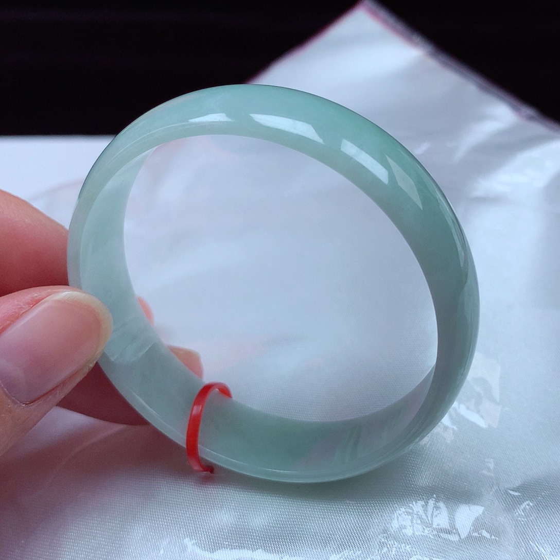 翡翠手镯未镶嵌51圈